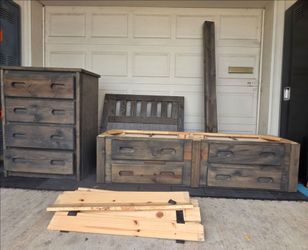 Twin bedroom set with Chest of Drawers and Underbed drawers withe Head board and Footboard.