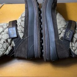 There Very Good Women’s Boots Made By Coach The Size Is 8.5 The Color Is Brown And Beige