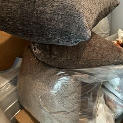 Decorative Sofa Pillows. Kept In Plastic . Perfect Condition. New. 2 Black, 2 Brown Soft Chenille Like Fabric. Approximately 22x22,. Make Offer!