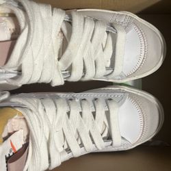 Woman Nike Shoe 