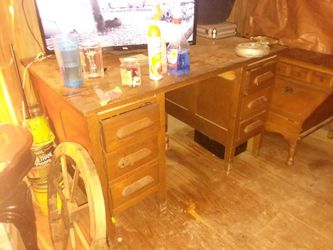 Very nice large desk