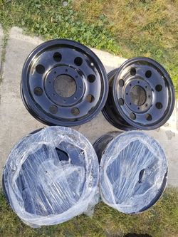 Vendo rines para Ford de 8 virlos son nuevos de aluminio