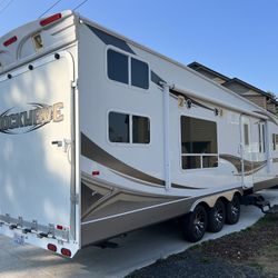 2013 Forest River Shockwave Toy Hauler
