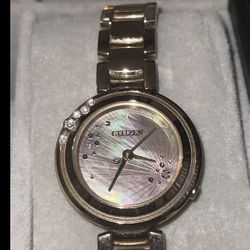 Bulova 96L191 Silver Tone White MOP Dial Swarovski Crystals Womens Dress Watch 