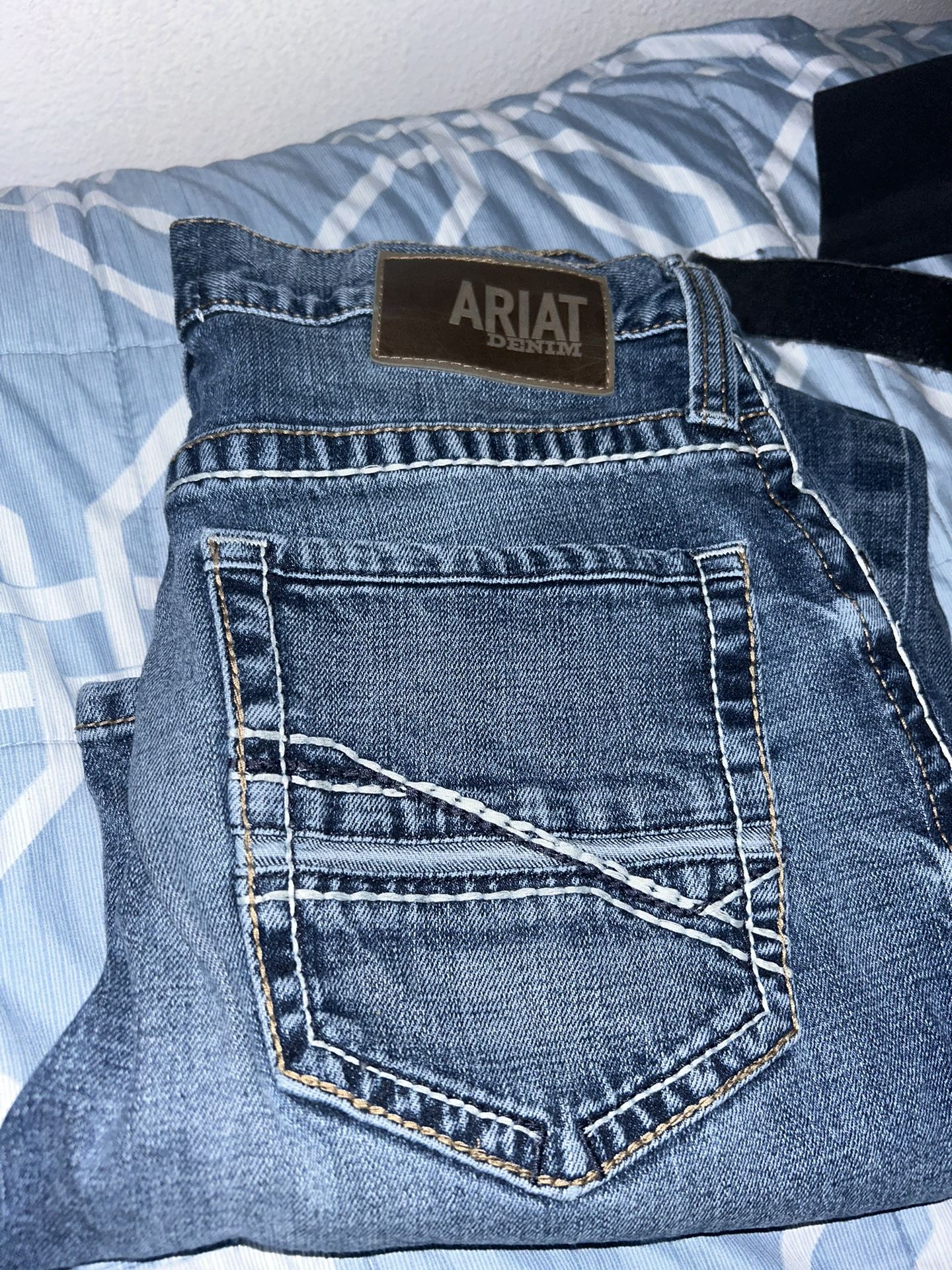 Ariat jeans 31/32 men’s 