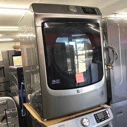 New Scratch And Dent Maytag Washer And Dryer Set. 1 Year Warranty 