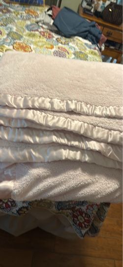 Shabby chic (target) Pink Fleece Blanket with Satin Trim