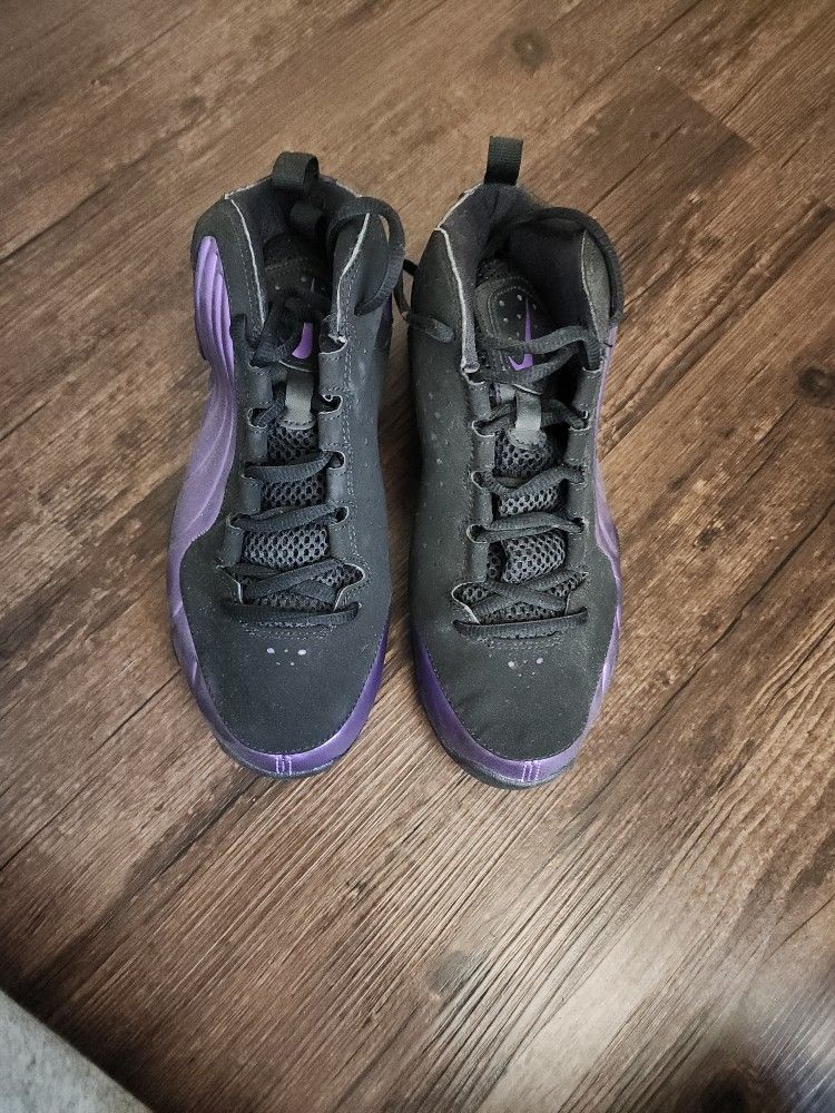 Purple And Black Nike