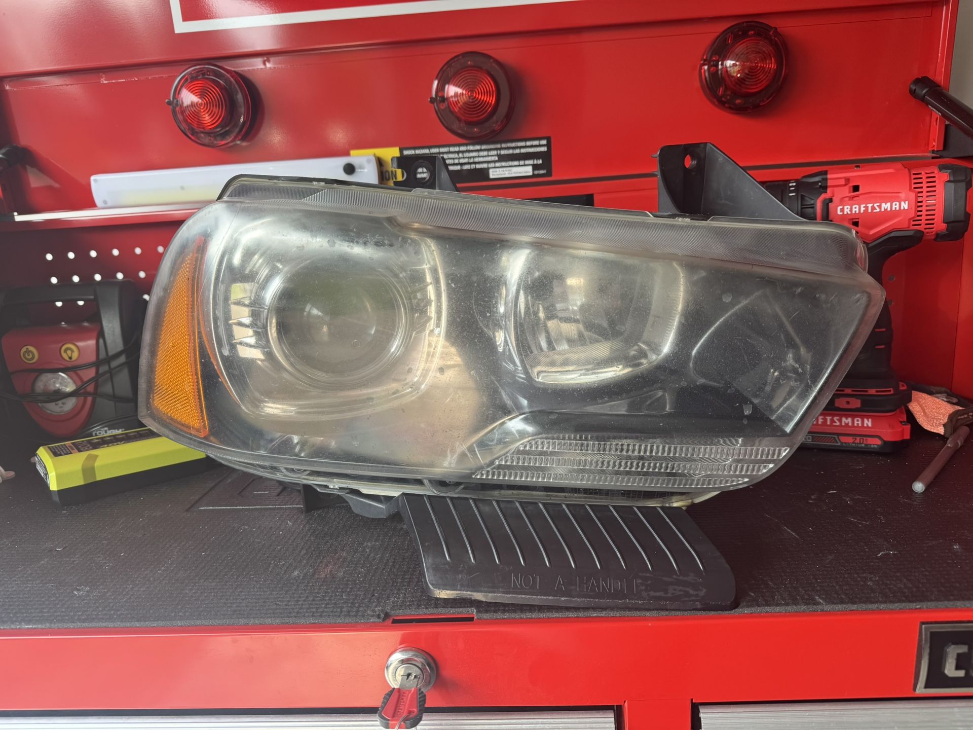 11-14 Charger oem Hid Headlight