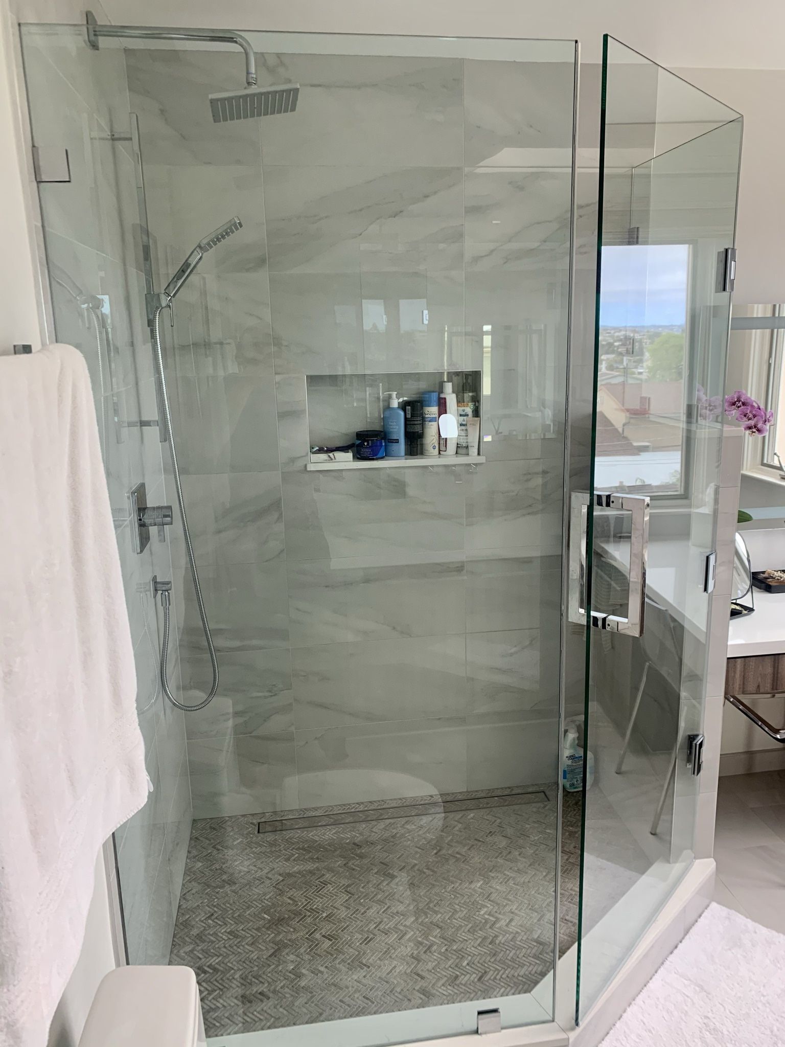 High End Tile, Porcelanosa, Bardiglio Bianco Polished, Paradise Arrow Gris Herringbone, Made In Italy