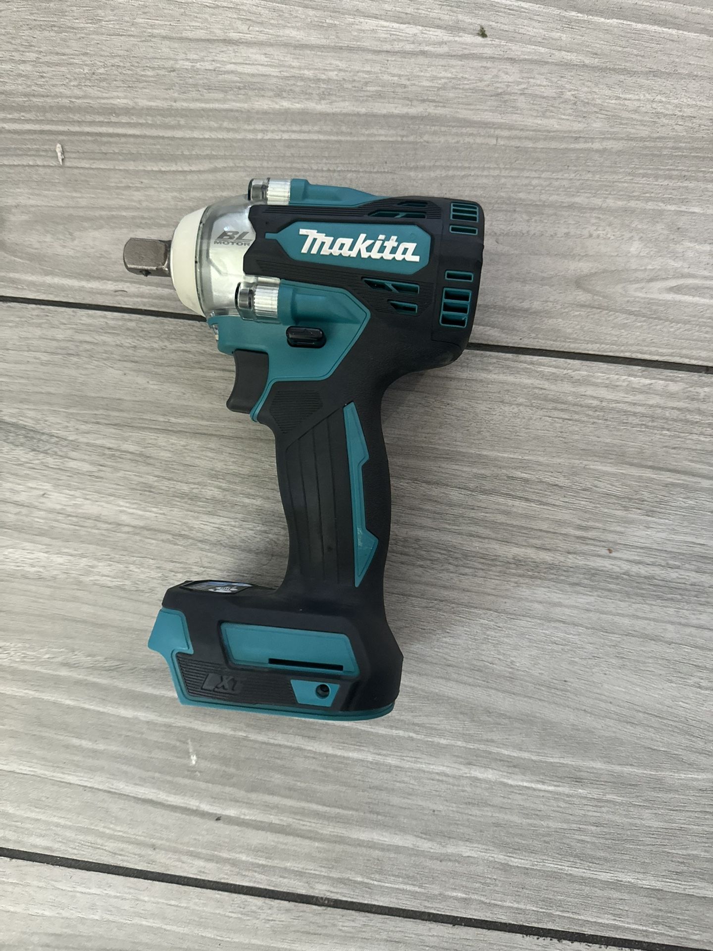 Makita 18 Volts Impact 1/2