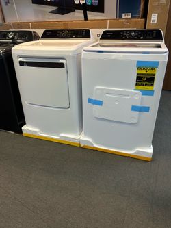 Frigidaire Top Load Washer and Gas Dryer!!