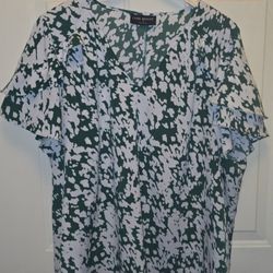 20 Woman's Green & White Lane Bryant Flutter Sleeved Blouse