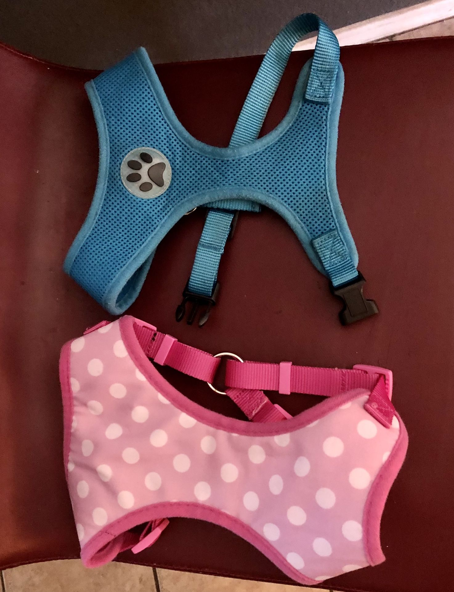 2  No Pull/No Choke Dog Harnesses (M) Pink & Blue 