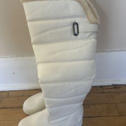 Plush Zip Up Boots NEW***