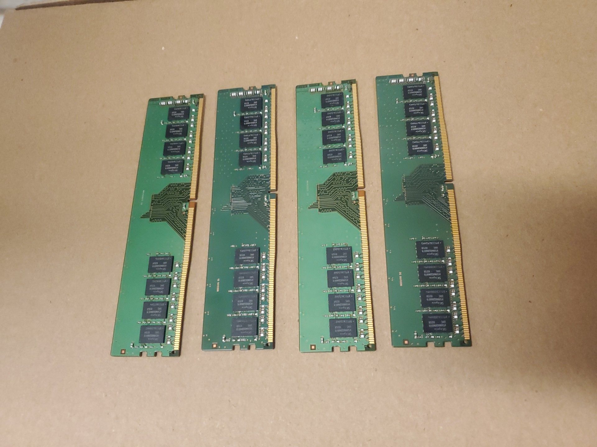 4 x 8GB DDR4 Ram sticks