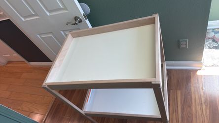Changing  table