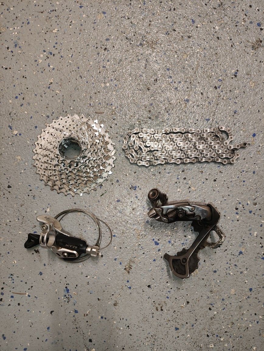 Selling a Shimano XTR 9-speed groupset in great condition.