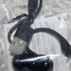Single-ear in ear bluetooth headphone