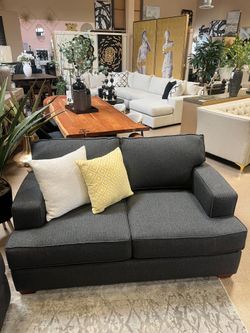 Summer Hot Deal!! Casual Transitional Sofa & Love seat Seat!! While supplies last!!
