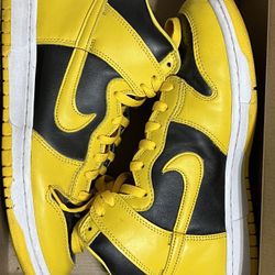 Nike Dunk High Varsity Maize