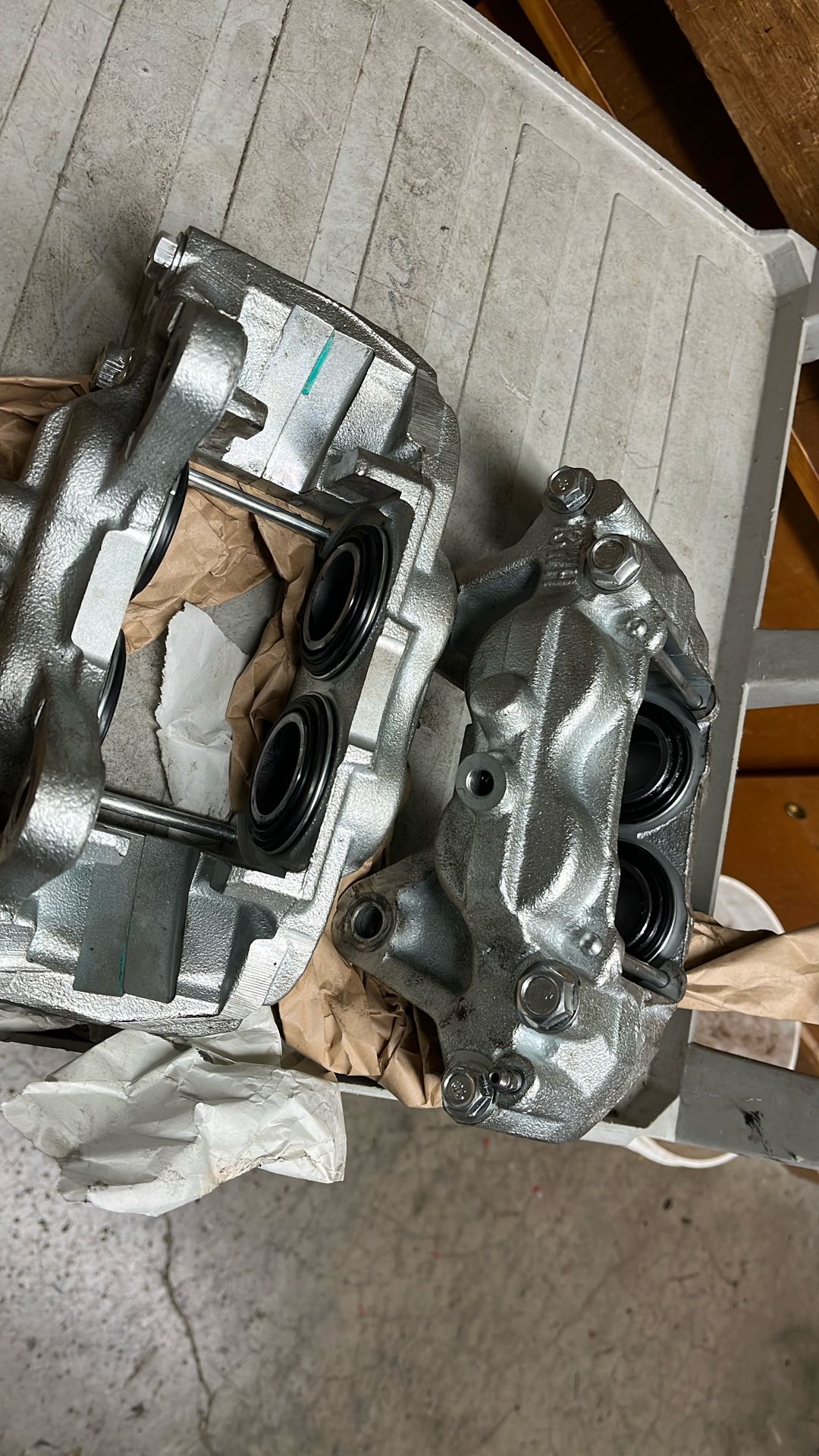 2003-2009 Toyota 4Runner Front Brake Calipers New