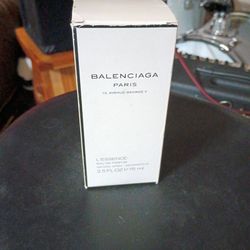 BALENCIAGA PARIS 10 AVENUE GEORGE V L'ESSENCE