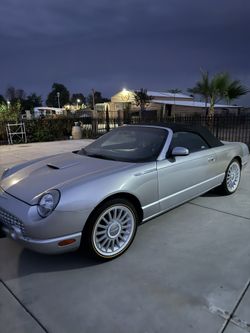 2005 Ford Thunderbird