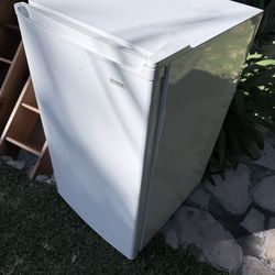 Refrigerator - kenmire mini 3 cuft