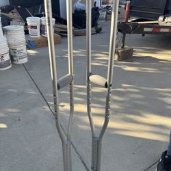 Crutches 