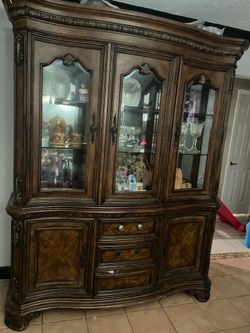 Dinning table hutch