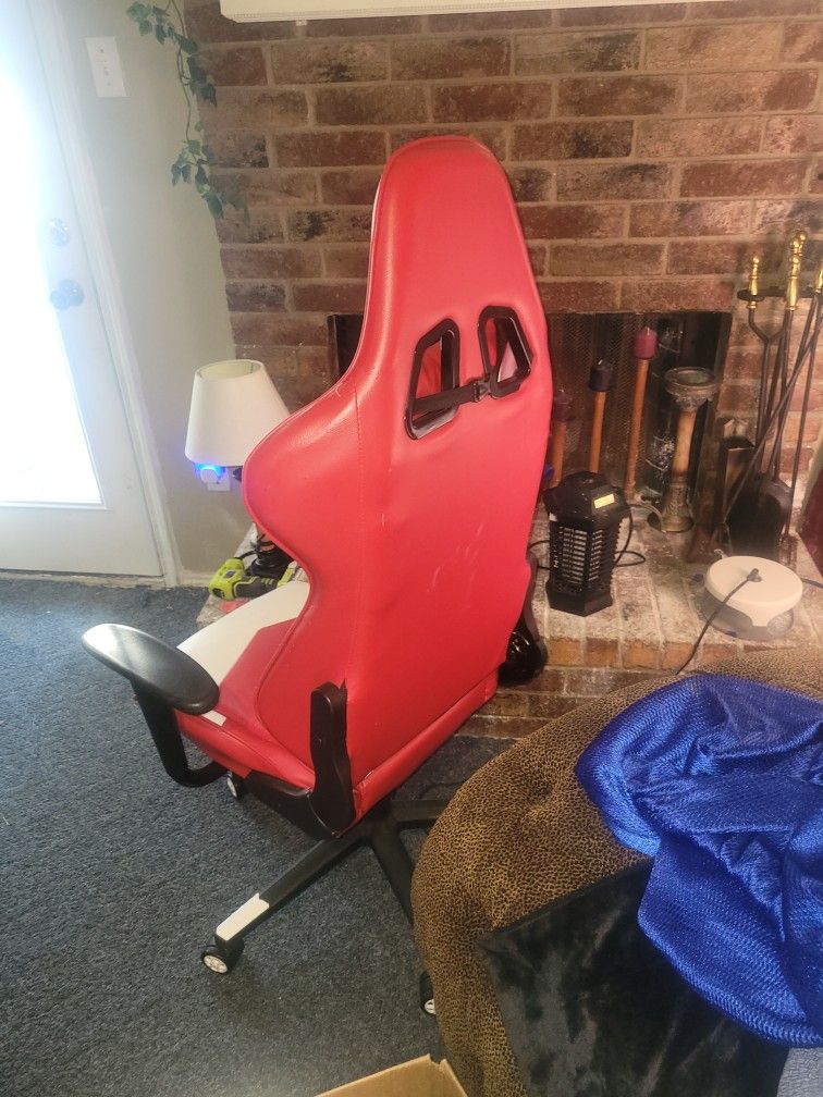 Red Furmax Gaming/Office Chair – Great Condition, Racer Style