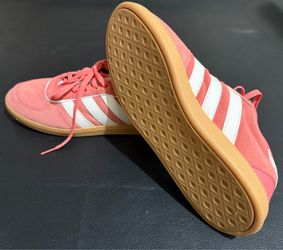 Women’s Adidas shoes size 7.5