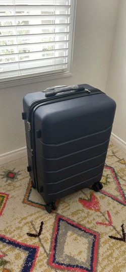 Navy Blue Hardside Spinner Suitcase expandable 27x18x10 inches
