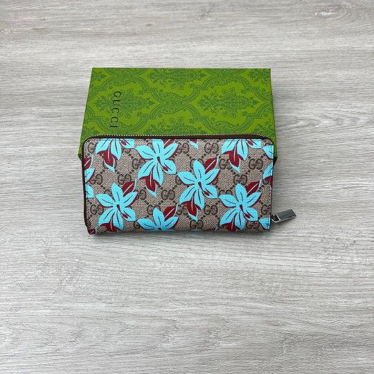 Three compartment zipper wallet