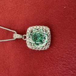 Aurora Green Necklace 
