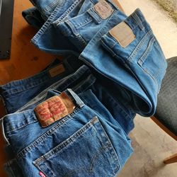 5 Levi's Pants 