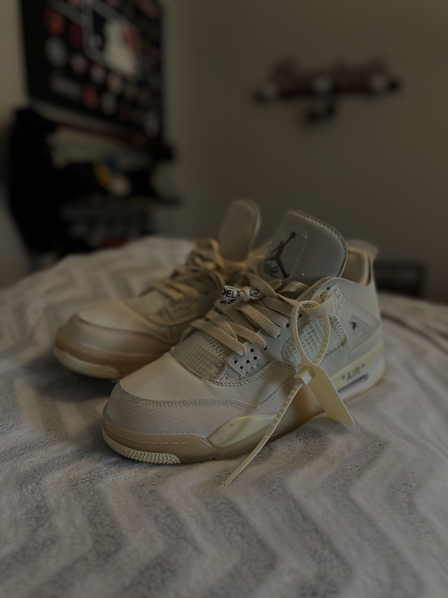 Off White Jordan 4