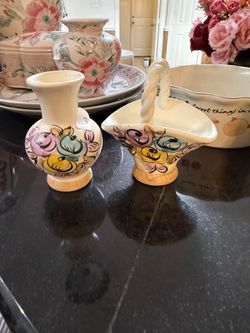 Small vase with basket Decorations