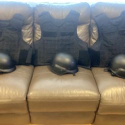  Kevlar Vest and helmet