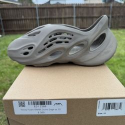 Yeezy Foam Stone Sage Size 10
