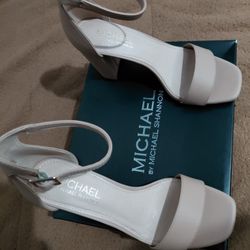 Size 7 1/2 Nuevo