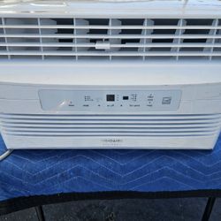 AC Frigidaire