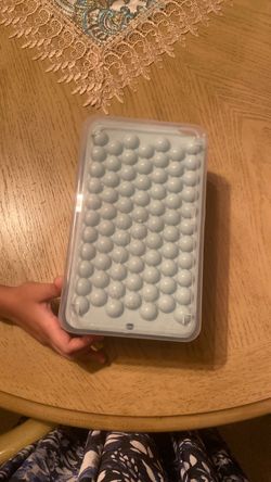 Small container to make ice cubes