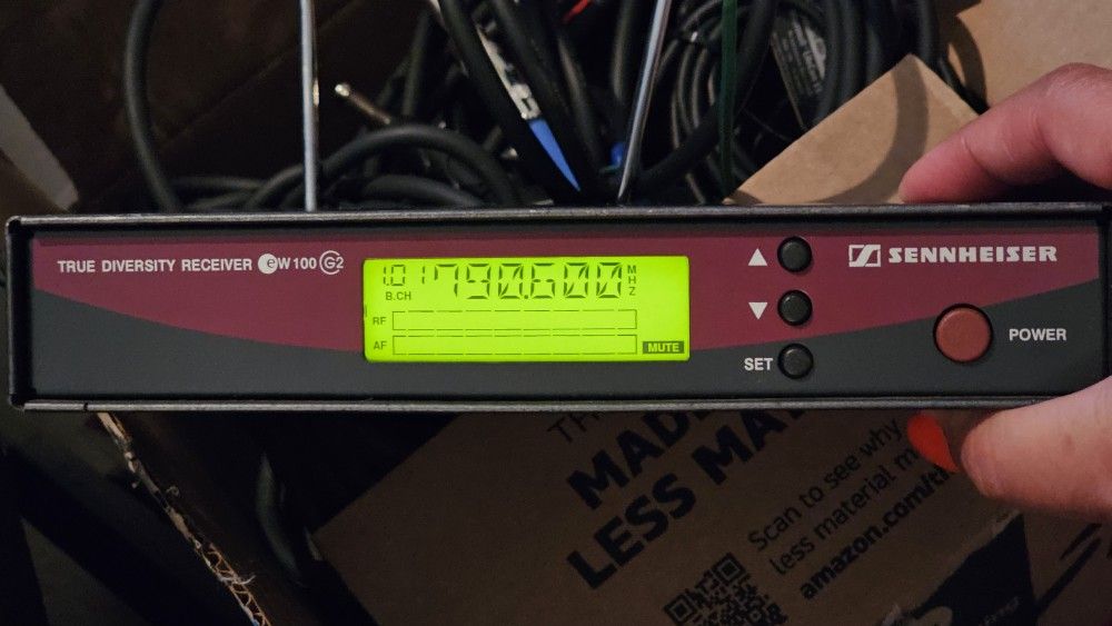 Sennheiser True Diversity Reciever And Transmitter EW100