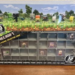 Mini-Figure Collector Case with Figures 