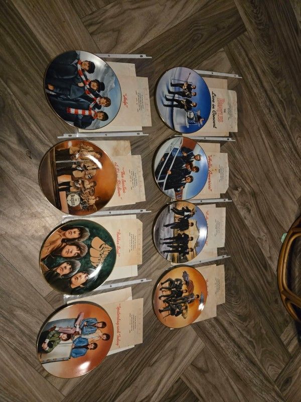 8 Beatle Collector Plates