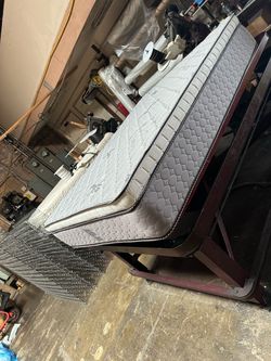 Queen Pillow Top Mattress and Box Spring Set