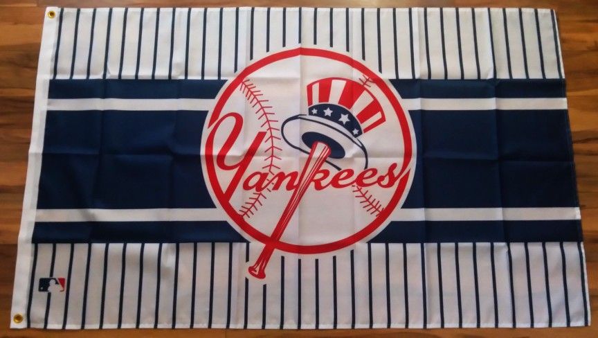 New York Yankees Flag 3 Feet X 5 Feet.