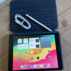 Apple iPad 7th Generation 128GB With Logitech Keyboard and Pencil